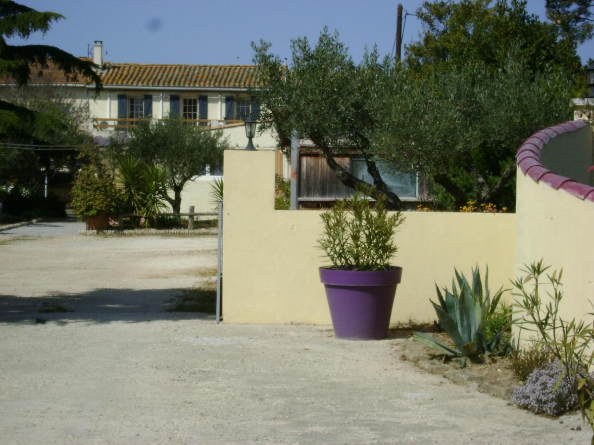 Le H De Sernhac Εξωτερικό φωτογραφία